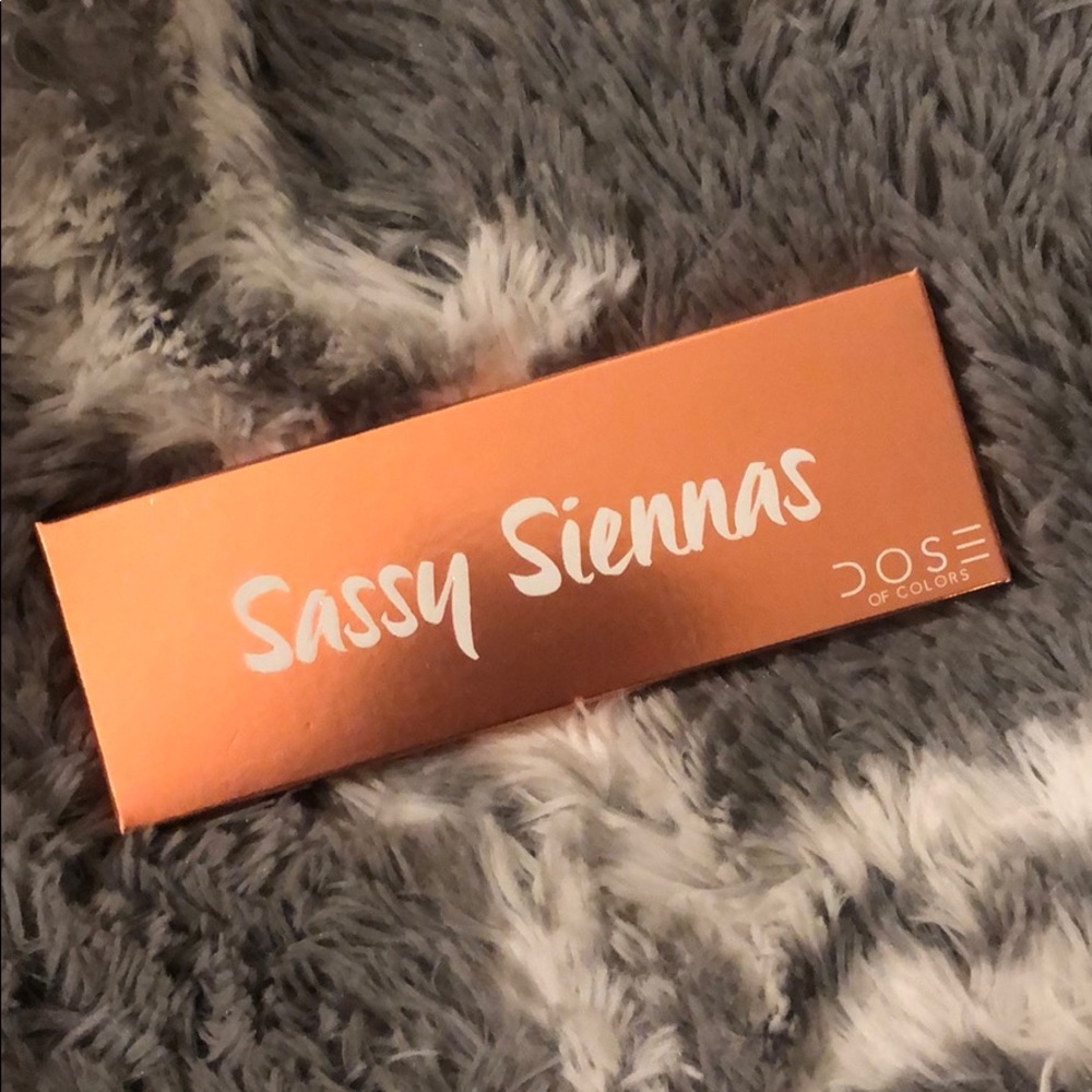 Sassy Siennas Dose eyeshadow palette